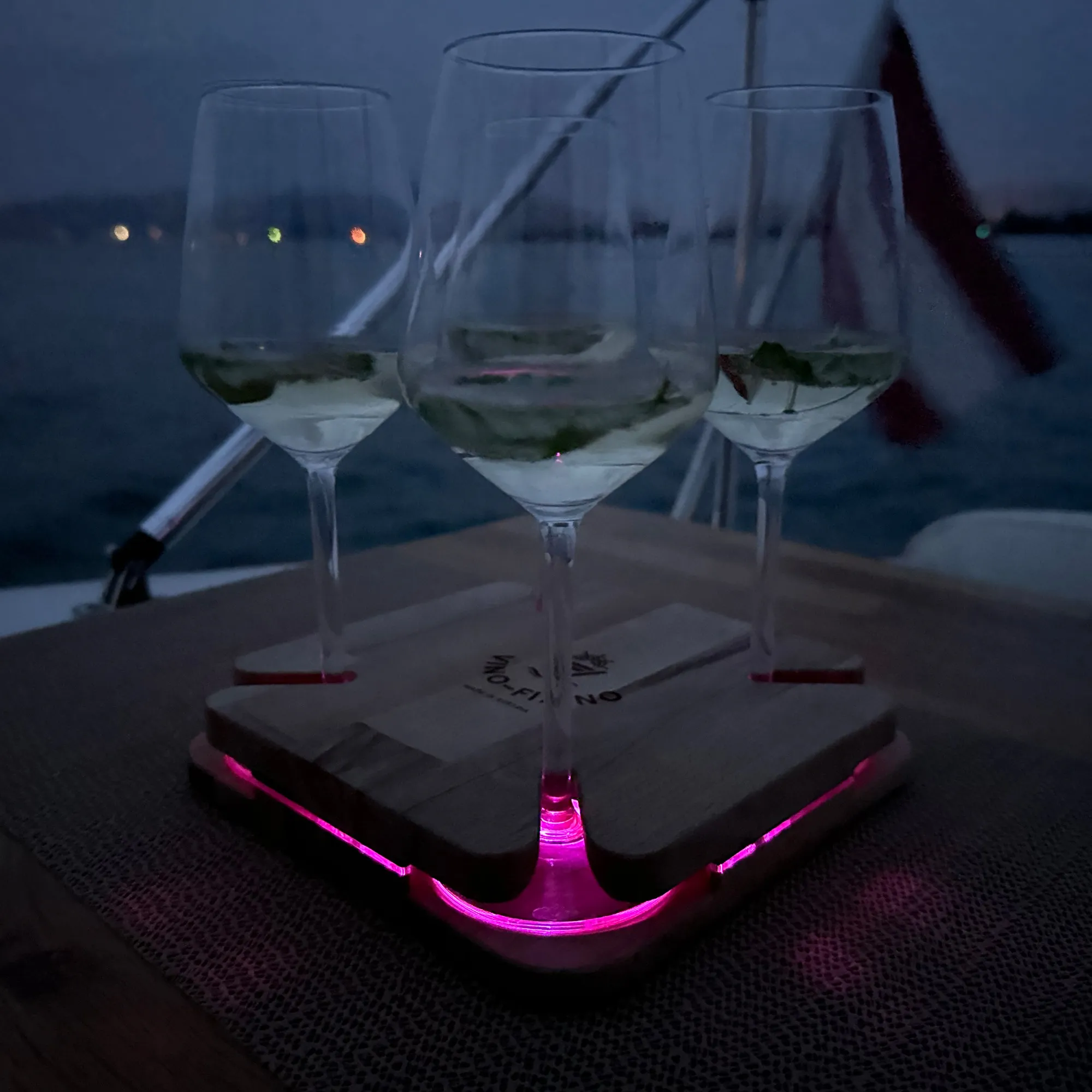 Vino-Fixino Weinglashalter pinke LED + 4 Gläser