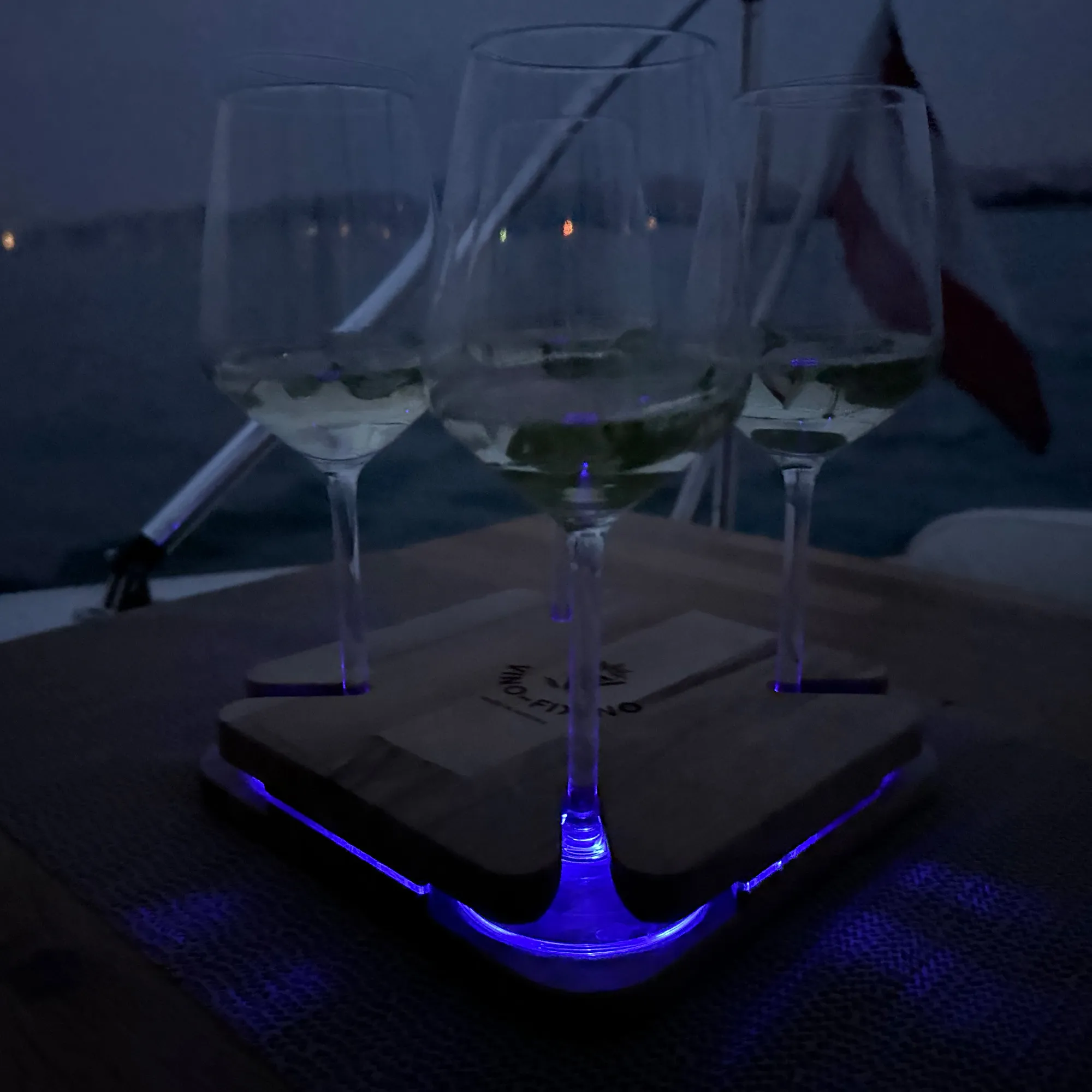Vino-Fixino Weinglashalter blaue LED